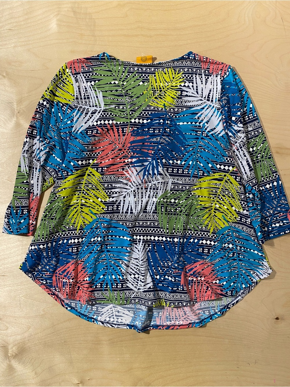 Ruby Rd. Multicolor Palm-Print V-Neck Tunic Medium (RK) - Picture 9 of 9
